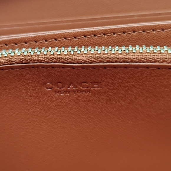 💕Coach Wallet - Picture 3 of 7